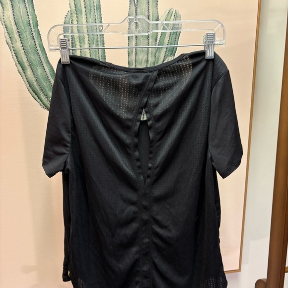3/$30 Lole Women’s Large Black Flowy Workout Tee Keyhole Back Sheer Rear Shirt - Picture 11 of 11